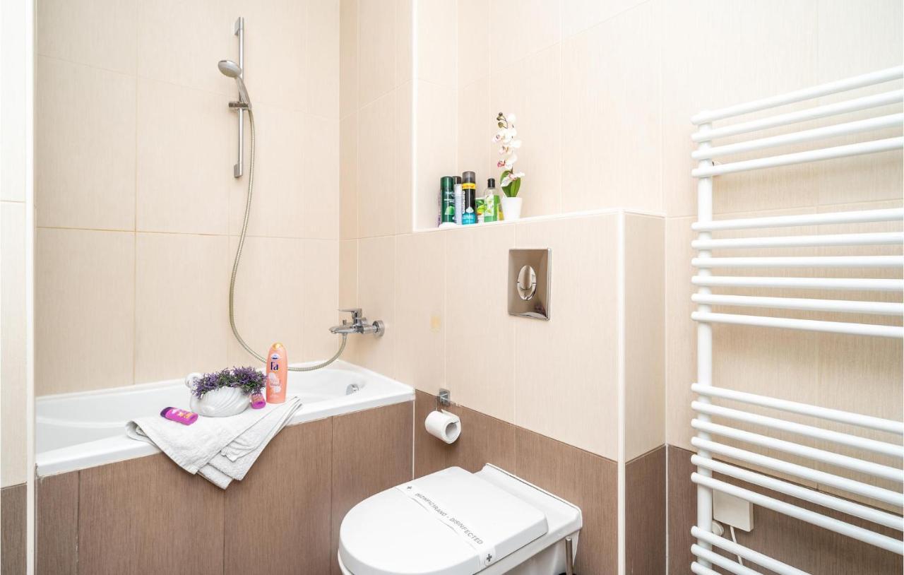 1 Bedroom Amazing Apartment In Dubrovnik Ngoại thất bức ảnh