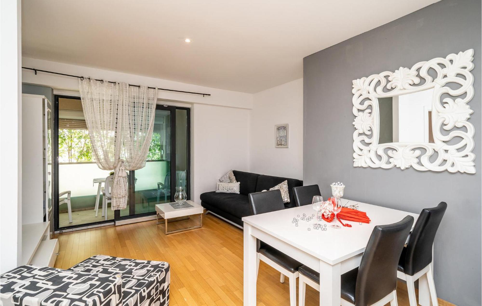 1 Bedroom Amazing Apartment In Dubrovnik Ngoại thất bức ảnh