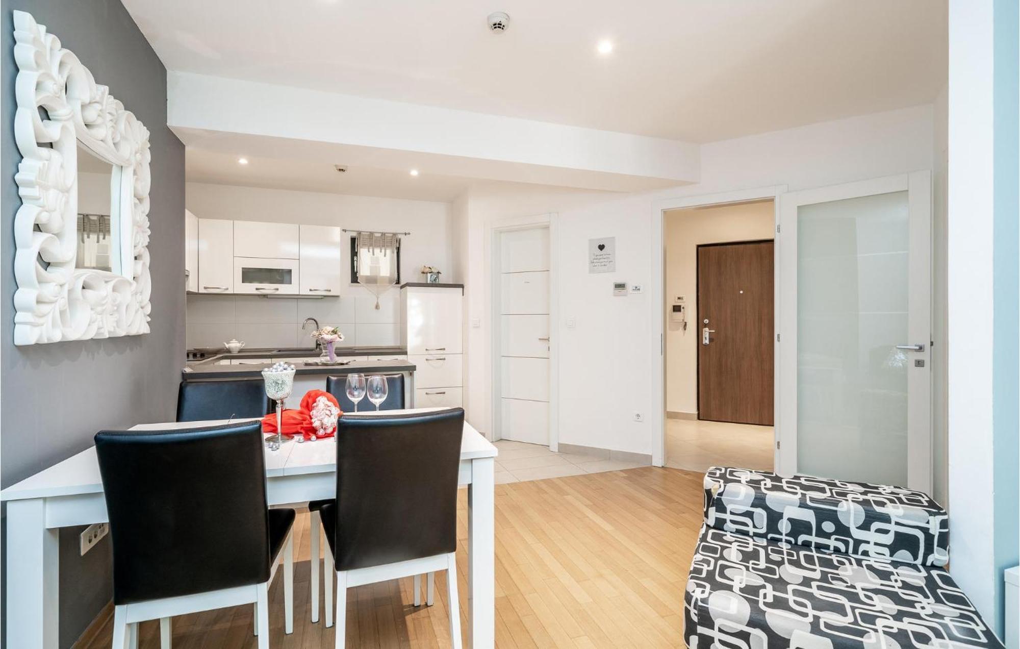 1 Bedroom Amazing Apartment In Dubrovnik Ngoại thất bức ảnh