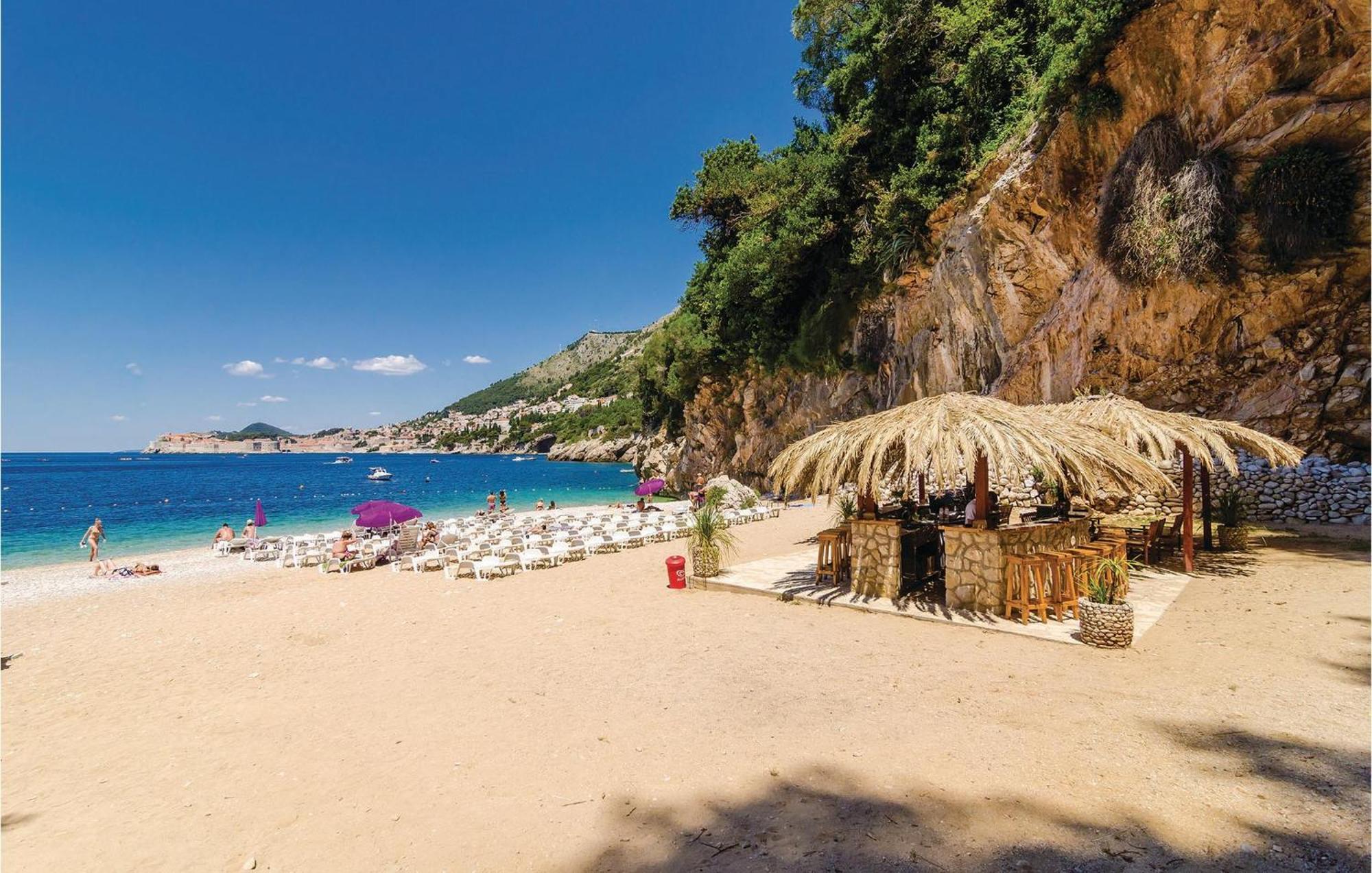 1 Bedroom Amazing Apartment In Dubrovnik Ngoại thất bức ảnh
